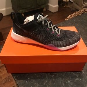 Brand New, Never Worn!! Nike Air Zoom Dynamic TR